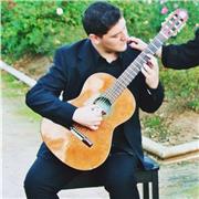 Profesor en academias privadas, doy clases de guitarra y música teórica